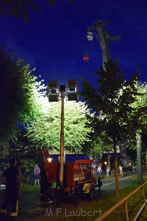 Koelner Seilbahn Gondel blieb haengen Koeln Linksrheinisch P847.JPG - Miklos Laubert